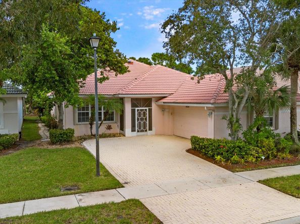 9150 Bay Harbour Circle, West Palm Beach FL 33411