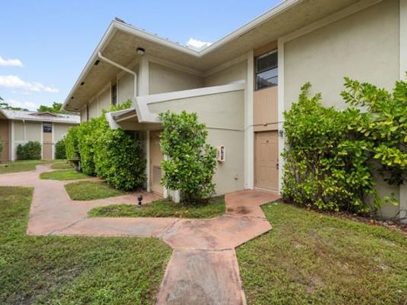 8801 W Sample Rd 10, Coral Springs FL 33065