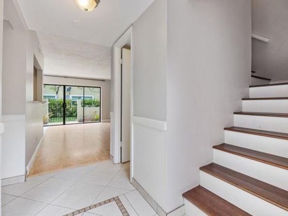 8801 W Sample Rd 10, Coral Springs FL 33065