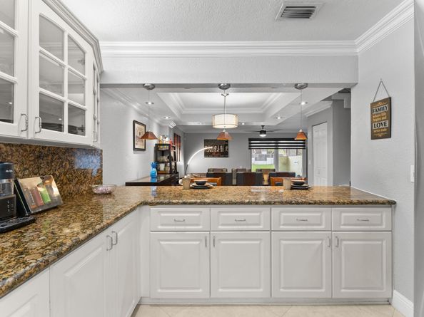 9119 Limetree Ln 169, Pembroke Pines FL 33024