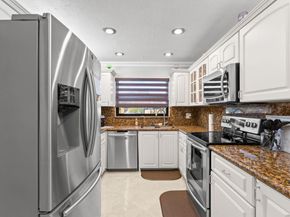 9119 Limetree Ln 169, Pembroke Pines FL 33024