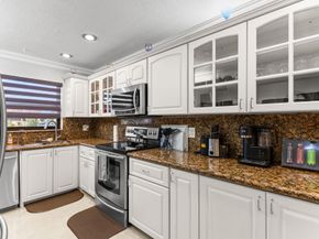 9119 Limetree Ln 169, Pembroke Pines FL 33024