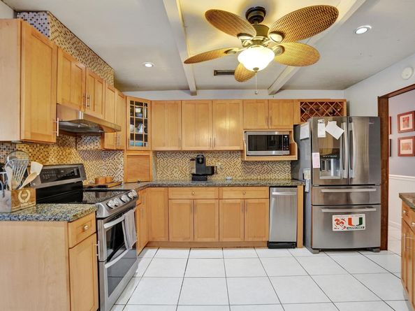 601 NW 76th Ter, Plantation FL 33324