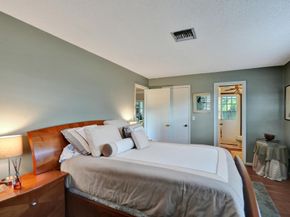 601 NW 76th Ter, Plantation FL 33324