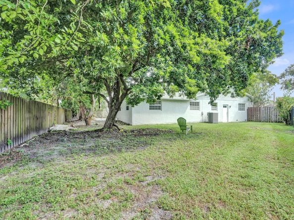 601 NW 76th Ter, Plantation FL 33324
