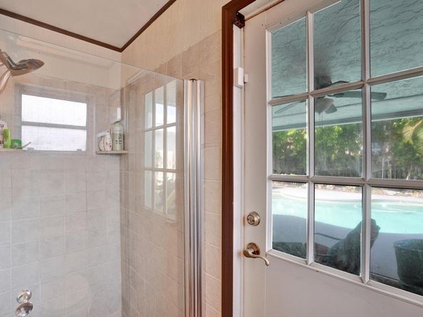 601 NW 76th Ter, Plantation FL 33324