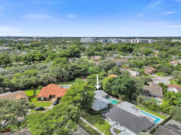 601 NW 76th Ter, Plantation FL 33324