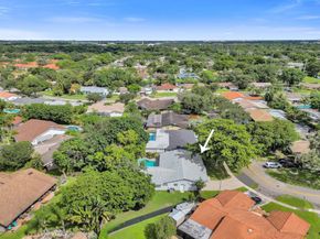 601 NW 76th Ter, Plantation FL 33324