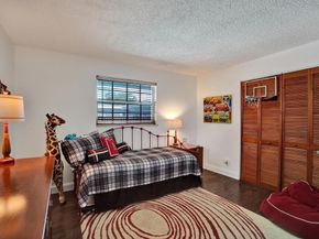 601 NW 76th Ter, Plantation FL 33324