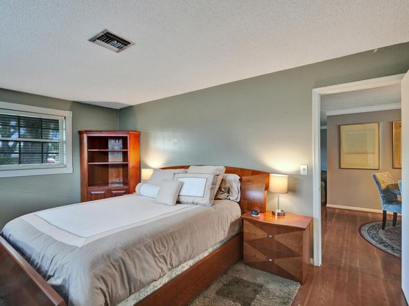 601 NW 76th Ter, Plantation FL 33324