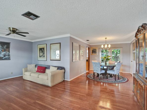 601 NW 76th Ter, Plantation FL 33324