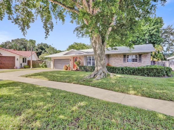 601 NW 76th Ter, Plantation FL 33324