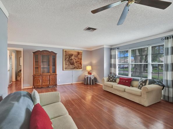 601 NW 76th Ter, Plantation FL 33324