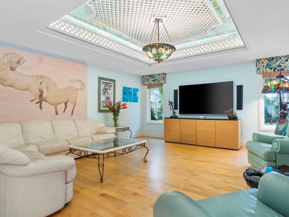 615 Idlewyld Drive, Fort Lauderdale FL 33301