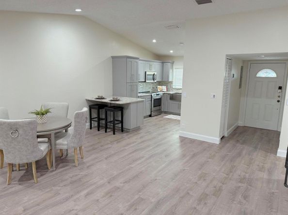 21 Chelsea Lane, Boynton Beach FL 33426