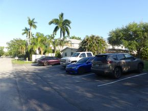 3294 SW 44th St, Fort Lauderdale FL 33312