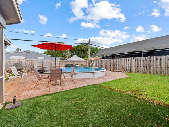 3201 SW 18th St, Fort Lauderdale FL 33312