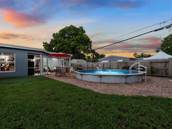 3201 SW 18th St, Fort Lauderdale FL 33312