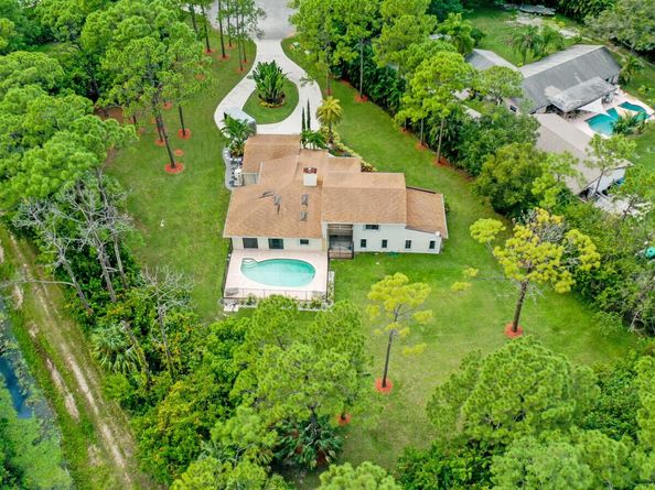 17520 Bridle Court NW, Jupiter FL 33478