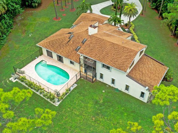 17520 Bridle Court NW, Jupiter FL 33478