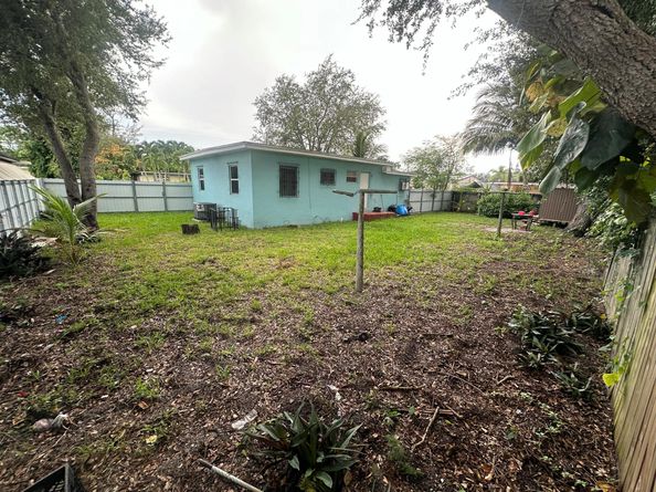 2315 Nw NW 97th Street Street, Miami FL 33147