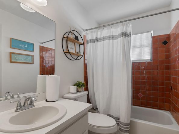 5215 NW 27th Ct, Margate FL 33063