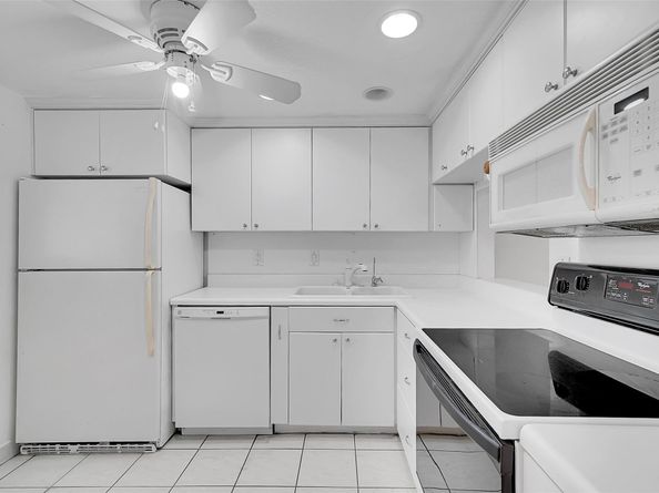 3150 Holiday Springs Blvd 103, Margate FL 33063