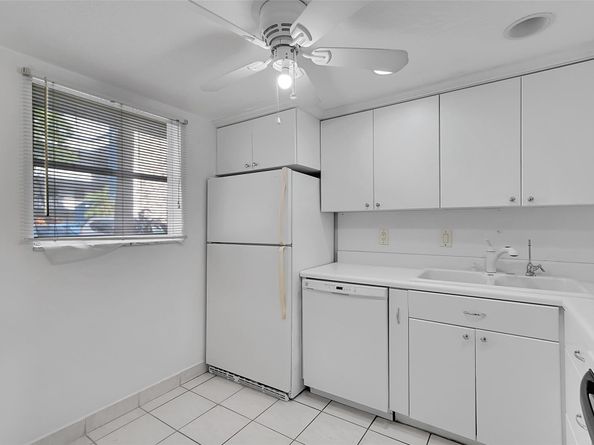 3150 Holiday Springs Blvd 103, Margate FL 33063