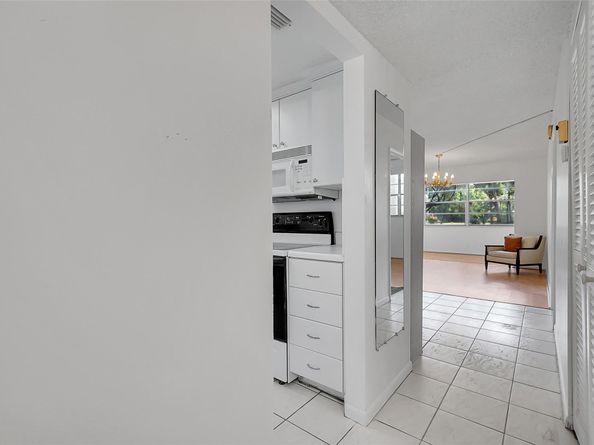 3150 Holiday Springs Blvd 103, Margate FL 33063