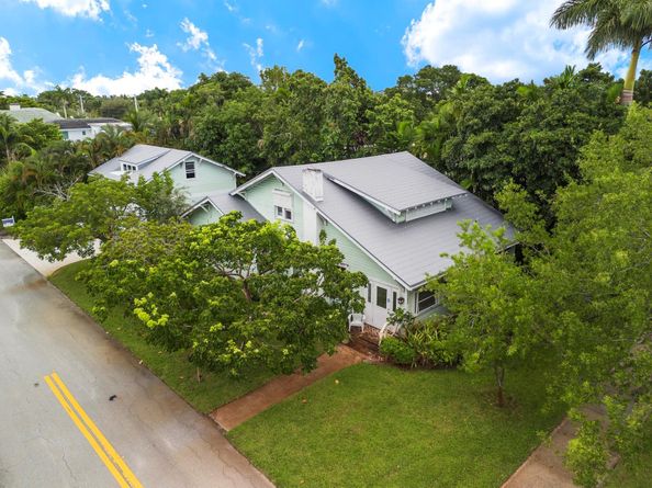 702 N Swinton Avenue, Delray Beach FL 33444