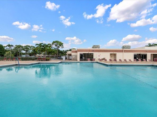4734 Lucerne Lakes Boulevard E 302, Lake Worth FL 33467