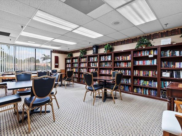 4734 Lucerne Lakes Boulevard E 302, Lake Worth FL 33467