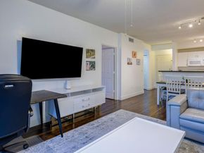 720 S Sapodilla Ave 402, West Palm Beach FL 33401