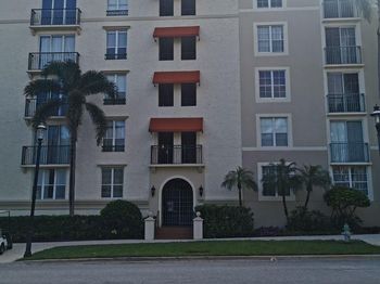 720 S Sapodilla Ave