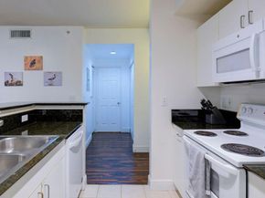 720 S Sapodilla Ave 402, West Palm Beach FL 33401