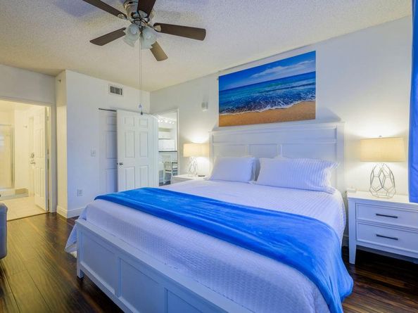 720 S Sapodilla Ave 402, West Palm Beach FL 33401
