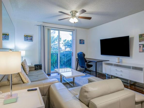 720 S Sapodilla Ave 402, West Palm Beach FL 33401