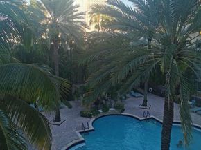 720 S Sapodilla Ave 402, West Palm Beach FL 33401