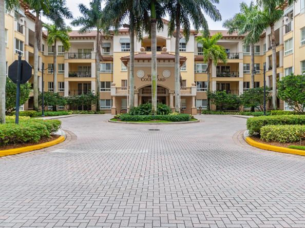 16101 Emerald Estates Dr 146, Weston FL 33331