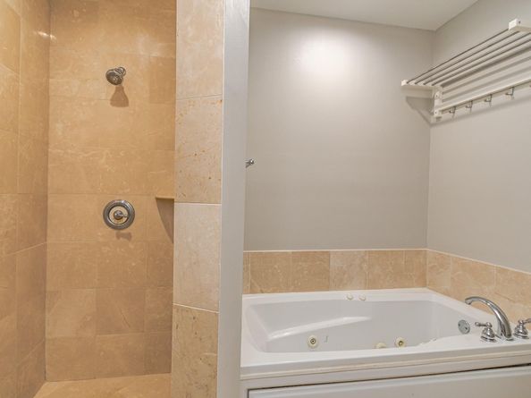 16101 Emerald Estates Dr 146, Weston FL 33331