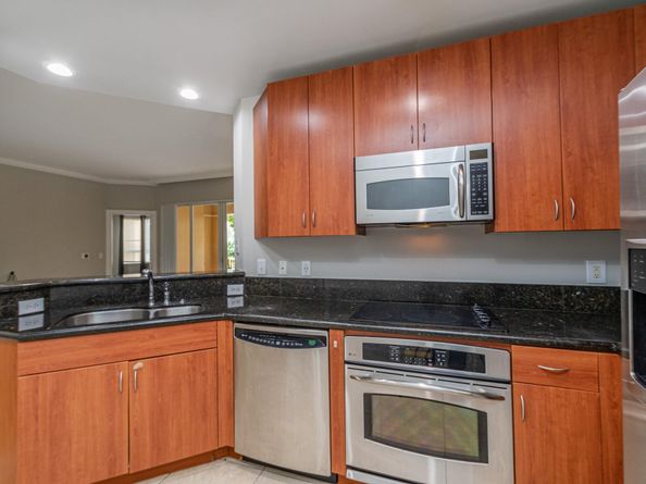 16101 Emerald Estates Dr 146, Weston FL 33331