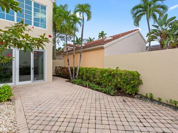 53 Via Del Corso, Palm Beach Gardens FL 33418