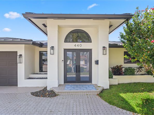 440 SE 7th Ave, Pompano Beach FL 33060