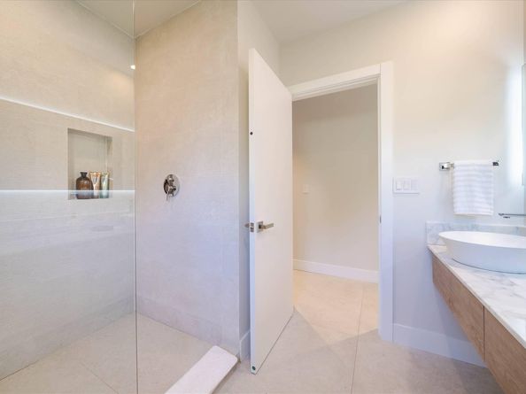 7610 Bayside Lane, Miami Beach FL 33141
