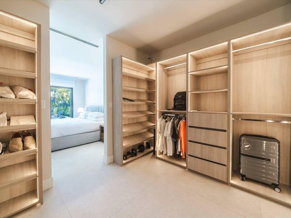 7610 Bayside Lane, Miami Beach FL 33141