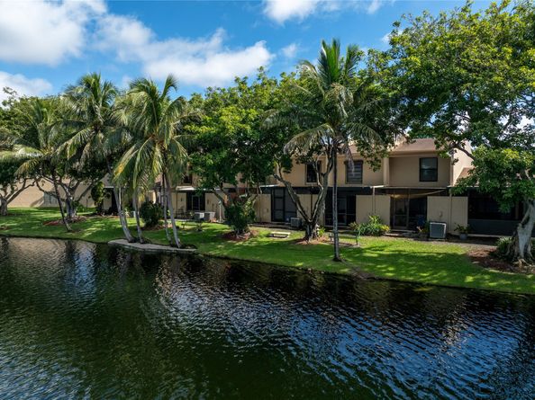 1448 NW 97th Ter 283, Hollywood FL 33024
