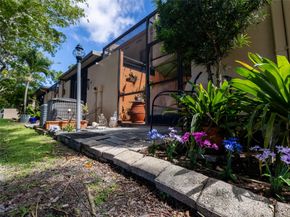 1448 NW 97th Ter 283, Hollywood FL 33024