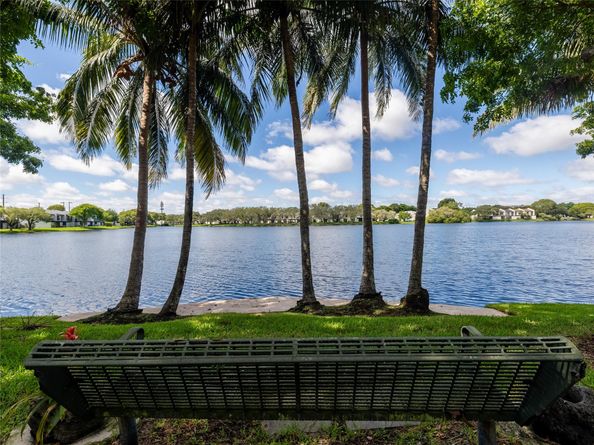 1448 NW 97th Ter 283, Hollywood FL 33024