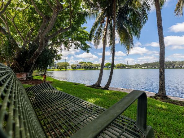 1448 NW 97th Ter 283, Hollywood FL 33024