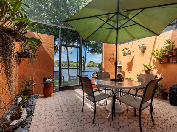1448 NW 97th Ter 283, Hollywood FL 33024